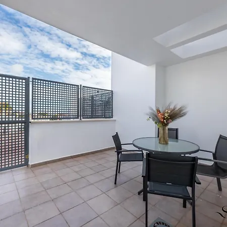 Luxury Townhouse With Rooftop Sauna & Jacuzzi Holiday home Fuengirola