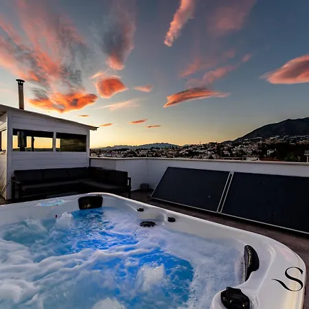 Luxury Townhouse With Rooftop Sauna & Jacuzzi Holiday home Fuengirola